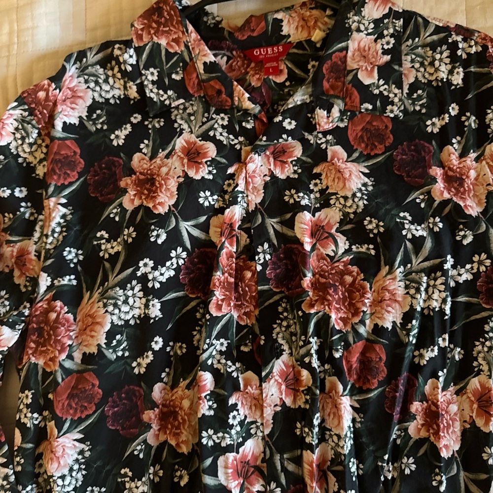 GUESS Floral Button up long sleeve - Black and Pink